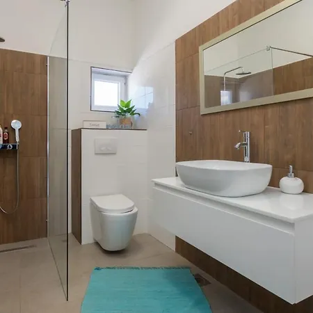 Lis Apartment Pomer